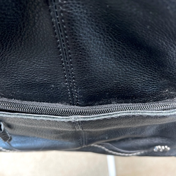 The Sak black leather cross body bag with adjustable shoulder strap and pad - Picture 7 of 12